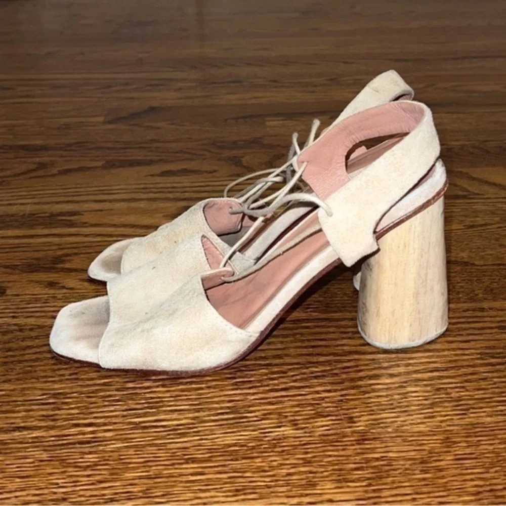 Rachel Comey Melrose‎ Beige Suede Leather Sandals Heels